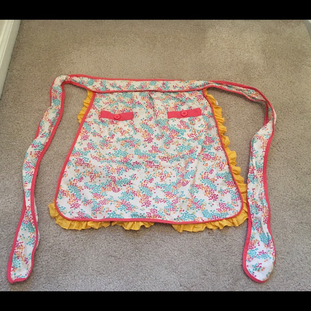 Anthropologie cute retro apron. 100% cotton. Brand new.